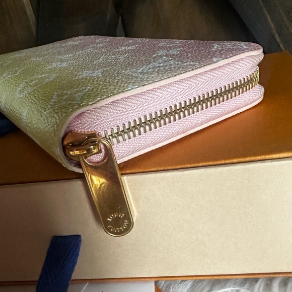 TRADED❤️LE Louis Vuitton By the Pool Zippy wallet ombré card hold giant mono - Picture 6 of 13